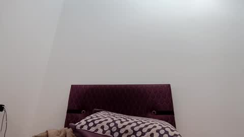 Snapshot of so_love_it chatting on December 2024 08:33:02 AM so_love_it online show from December 2024 08:33:02 AM