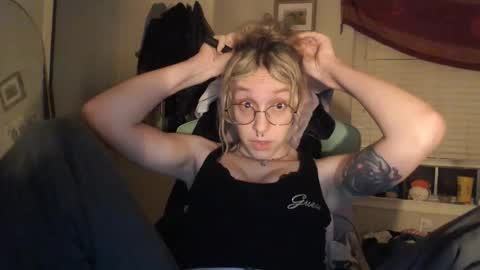 Snapshot of soffpurr chatting on March 2026 01:45:01 AM Lilytea online show from March 2026 01:45:01 AM