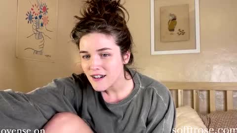 Snapshot of sofftrose chatting on February 2025 01:36:02 AM Julia online show from February 2025 01:36:02 AM