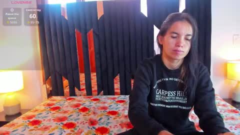 soffy and mia online show from November 2025 12:48:02 PM