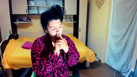 Soffy online show from June 2026 04:58:02 AM