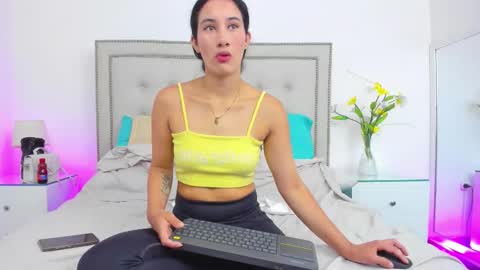 sofhyalove online show from March 2026 07:18:02 PM