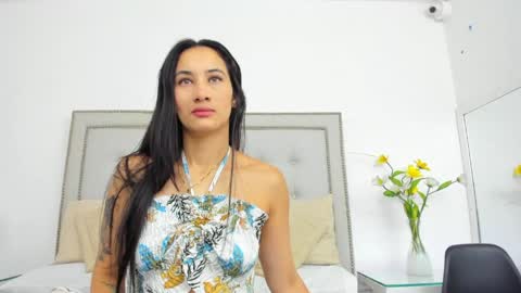 sofhyalove online show from April 2026 12:37:01 PM