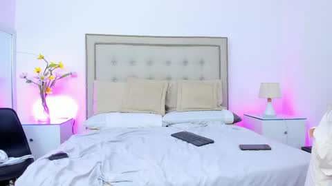 sofhyalove online show from May 2026 01:40:02 PM