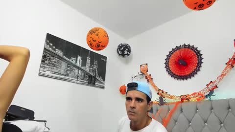 Snapshot of sofi_and_santy chatting on November 2025 10:42:02 PM SOFI AND SANTY online show from November 2025 10:42:02 PM