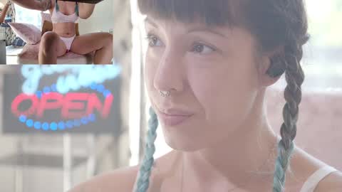 Sofi Mora online show from October 2025 02:59:01 PM