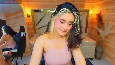 sofi_r_ online show from November 2025 01:26:02 PM