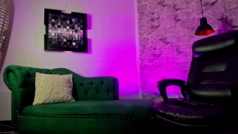 sofi_wiliiams2 online show from March 2026 08:33:01 PM