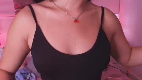 sofia gomes online show from April 2026 11:57:01 AM