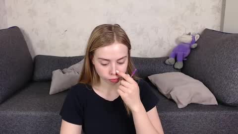 Sofia here online show from April 2026 12:05:01 AM