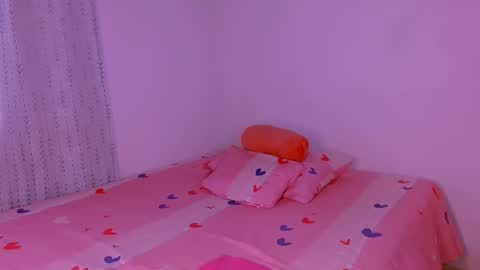 Snapshot of sofia_mark20 chatting on October 2025 08:06:02 PM Sofia  online show from October 2025 08:06:02 PM