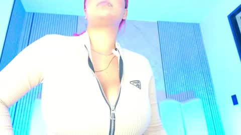 Sofia online show from January 2026 03:01:01 AM