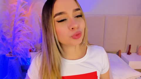 Snapshot of sofia_pamela chatting on January 2025 10:23:01 PM SOFIA PAMELA online show from January 2025 10:23:01 PM