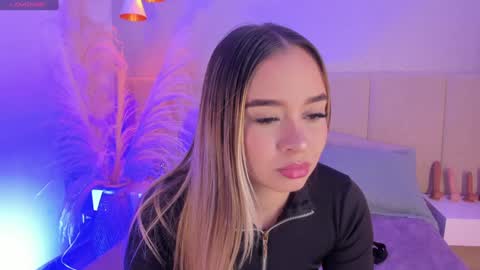 Snapshot of sofia_pamela chatting on February 2025 07:11:01 PM SOFIA PAMELA online show from February 2025 07:11:01 PM