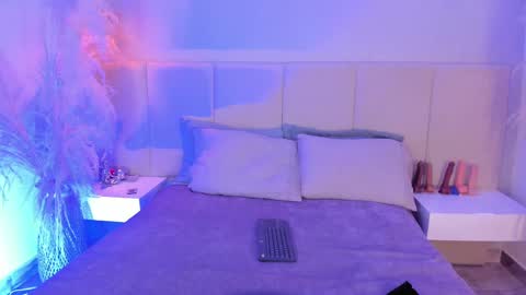 Snapshot of sofia_pamela chatting on March 2025 07:11:02 PM SOFIA PAMELA online show from March 2025 07:11:02 PM
