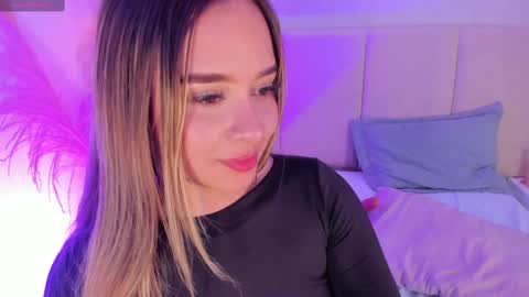 Snapshot of sofia_pamela chatting on March 2025 10:20:01 PM SOFIA PAMELA online show from March 2025 10:20:01 PM