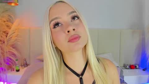 Snapshot of sofia_pamela chatting on September 2025 07:28:01 PM SOFIA PAMELA online show from September 2025 07:28:01 PM