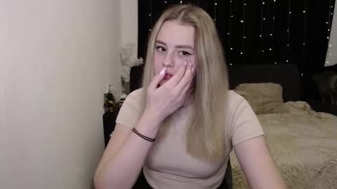 Snapshot of sofia_rosemary chatting on December 2024 01:00:01 PM sofia_rosemary online show from December 2024 01:00:01 PM