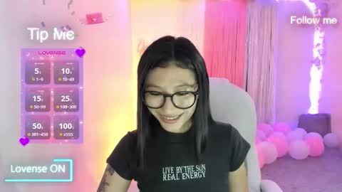 Sofia Thomson online show from March 2026 02:18:01 AM