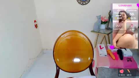 Snapshot of sofia_valeriaa chatting on February 2025 09:17:02 PM sofia online show from February 2025 09:17:02 PM