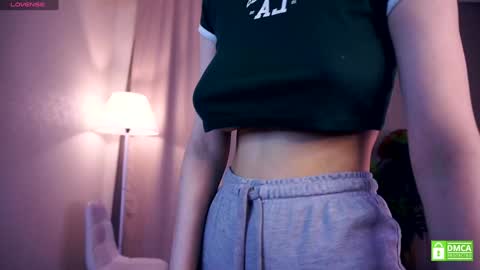 Snapshot of sofiabruno chatting on October 2025 06:35:02 AM Hi My name is Sofia Welcome to my room Please thumbs up - its important online show from October 2025 06:35:02 AM