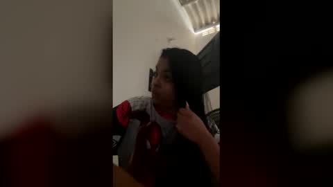 Danna Sofia online show from December 2025 12:55:01 PM