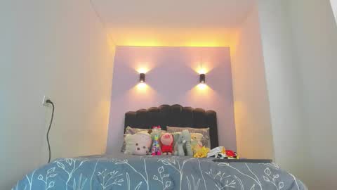 Snapshot of sofiaclaus_19 chatting on October 2025 04:08:02 PM Sofia online show from October 2025 04:08:02 PM