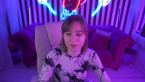 SofiaLuxuryy online show from April 2026 08:06:01 PM