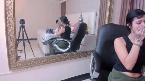 sofiathoompson online show from June 2026 09:21:02 PM
