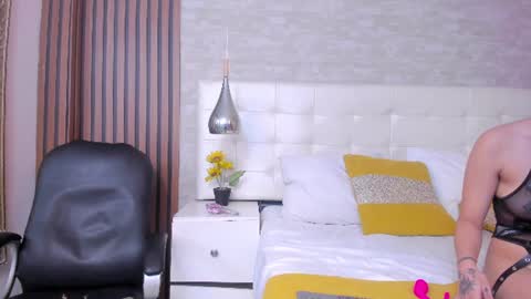 sofiathoompson online show from July 2026 09:19:01 PM