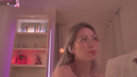 Sofi  online show from March 2025 10:04:02 PM