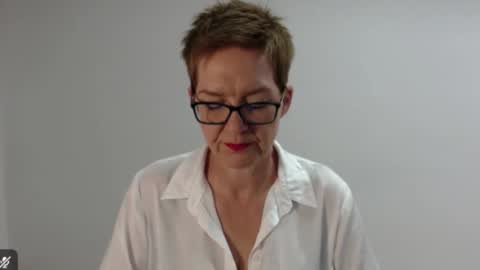 Snapshot of sofie_velvet chatting on April 2026 06:22:02 AM Sofie Velvet online show from April 2026 06:22:02 AM