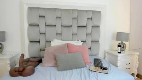 sofie wildx online show from May 2026 07:29:01 PM