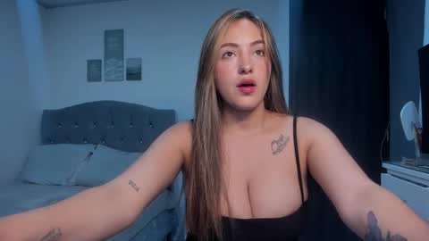 Snapshot of sofii_100 chatting on December 2025 08:18:02 PM Sofi online show from December 2025 08:18:02 PM