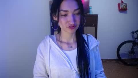 sofii_cute01 online show from November 2025 09:37:02 PM