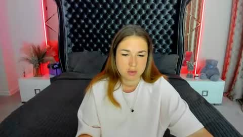 Snapshot of sofii_darling chatting on June 2026 04:20:01 PM sofii_darling online show from June 2026 04:20:01 PM