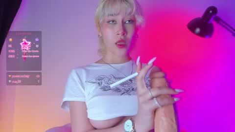 Snapshot of sofii_uwu_ chatting on February 2025 01:37:02 PM Sofii  online show from February 2025 01:37:02 PM