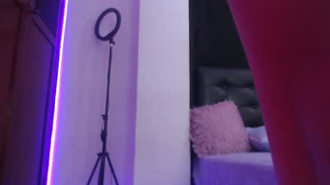   online show from December 2024 09:37:01 PM