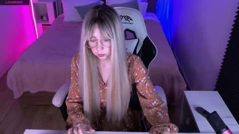 Snapshot of sofiisun chatting on October 2025 04:12:01 AM Sofia online show from October 2025 04:12:01 AM