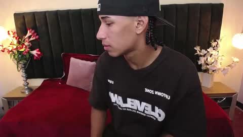 Cam and Amy online show from February 2026 07:34:02 PM