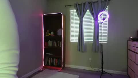 Streaming 1129 7pm PST online show from January 2026 10:02:02 PM