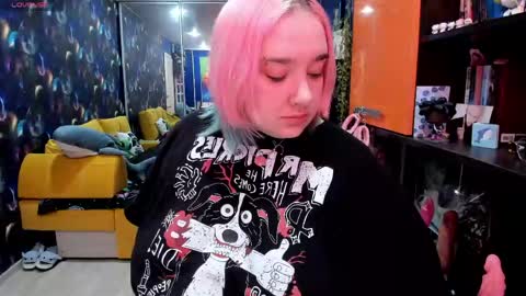 Snapshot of softie_sofy chatting on April 2026 02:15:02 AM Sofie online show from April 2026 02:15:02 AM