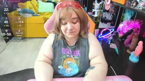 Snapshot of softie_sofy chatting on May 2026 02:28:01 AM Sofie online show from May 2026 02:28:01 AM