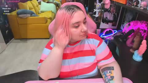 Snapshot of softie_sofy chatting on May 2026 02:51:02 AM Sofie online show from May 2026 02:51:02 AM