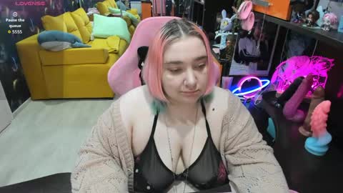 Snapshot of softie_sofy chatting on May 2026 02:51:02 AM Sofie online show from May 2026 02:51:02 AM