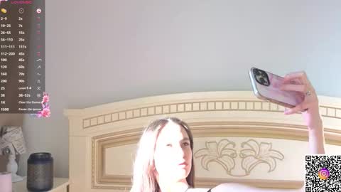 Elly online show from November 2025 06:14:01 AM