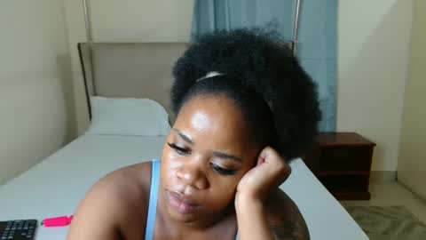 Snapshot of softlysinful chatting on October 2025 06:10:02 PM softlysinful online show from October 2025 06:10:02 PM