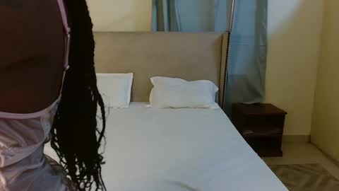 Snapshot of softlysinful chatting on December 2025 12:43:02 PM softlysinful online show from December 2025 12:43:02 PM