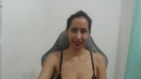 Snapshot of sol_lucia chatting on December 2025 12:00:02 PM Sol lucia online show from December 2025 12:00:02 PM