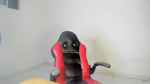 Moonie  online show from October 2025 11:15:02 PM